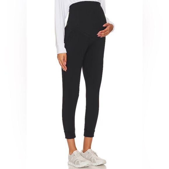 NWT beyond yoga hold me close maternity sweatpants black - Picture 1 of 7
